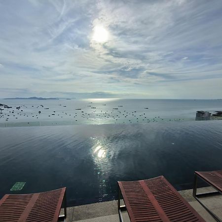Centric Sea Pattaya Bed and Breakfast Eksteriør billede